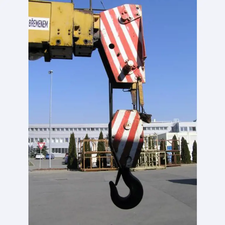 Prumyslových robotu-5